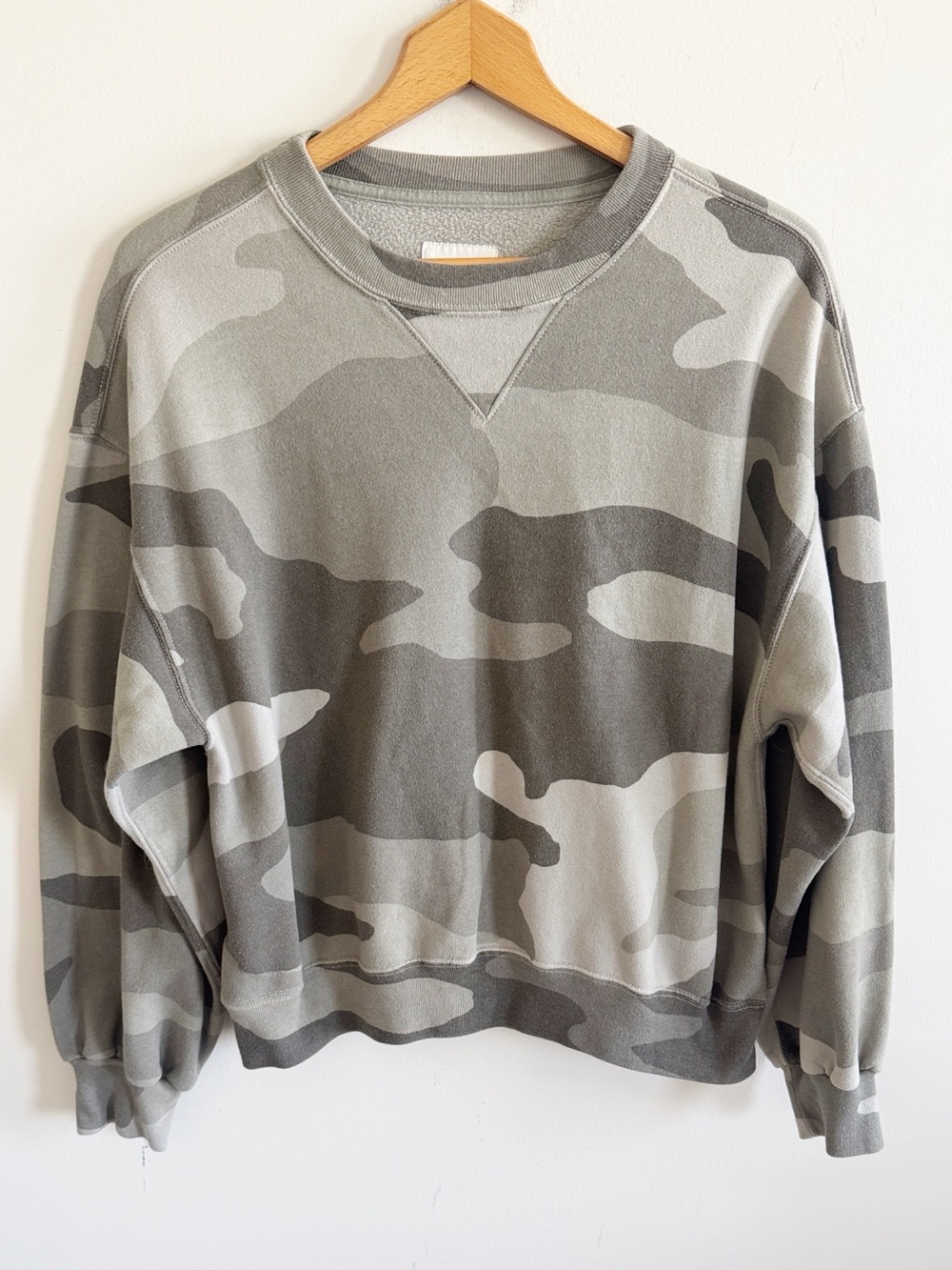 Abercrombie camo print soft collection long sleeve oversized sweatshirt size L